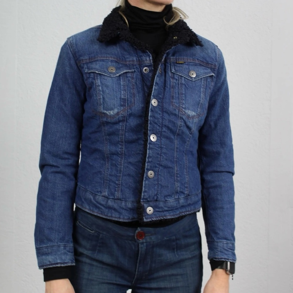 Y2K G-Star Raw Blue denim jacket with black Sherpa lining and collar.Size S